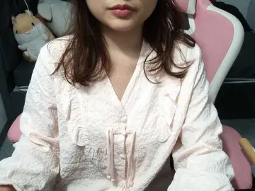 Julia98  live sex cam