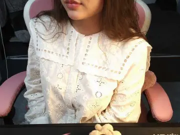 Julia98  live sex cam