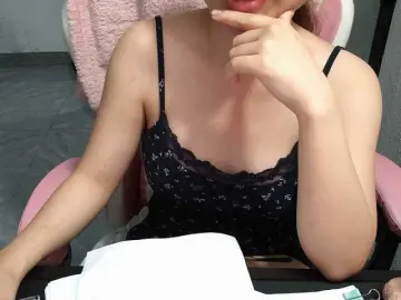 Julia98  live sex cam