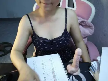 Julia98  live sex cam