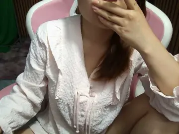 Julia98  live sex cam