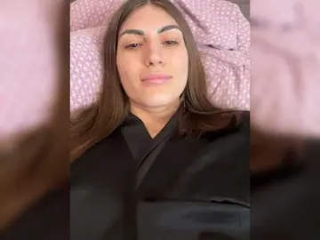 MaggieTurner  live sex cam