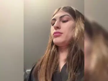 MaggieTurner  live sex cam