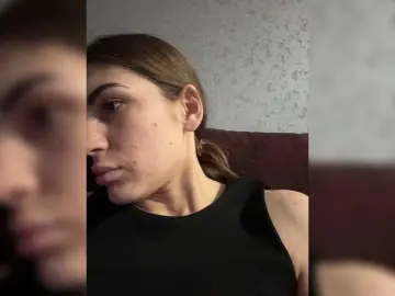 MaggieTurner  live sex cam