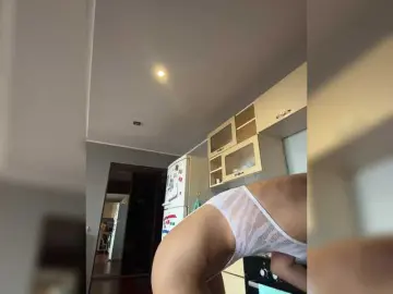 MaggieTurner  live sex cam