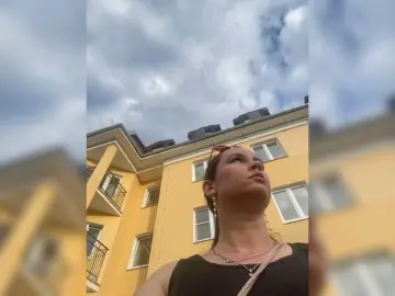 SaliiOnli  live sex cam