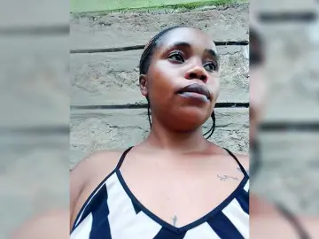 Charlyne  live sex cam