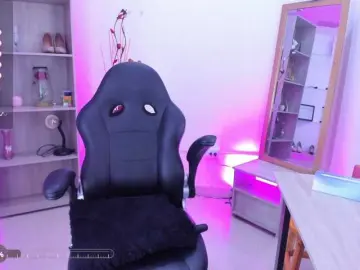 Jisoosquirt  live sex cam