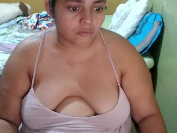 Mia-naughty  live sex cam