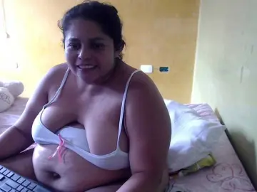 Mia-naughty  live sex cam