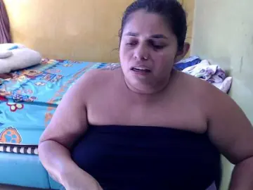 Mia-naughty  live sex cam
