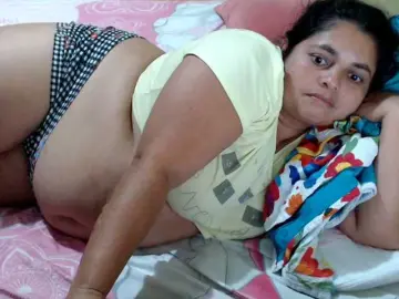 Mia-naughty  live sex cam