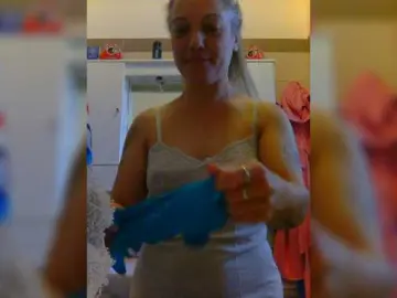 Dark-Angel-22  live sex cam