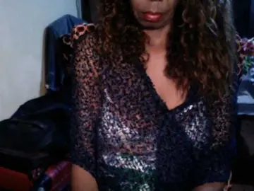 Famelapine  live sex cam