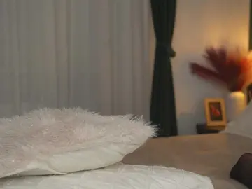 Alyonaqueen  live sex cam