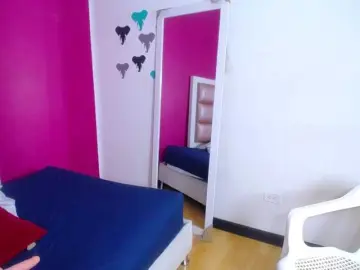 Tiny-veronica  live sex cam