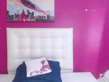 Tiny-veronica  live sex cam