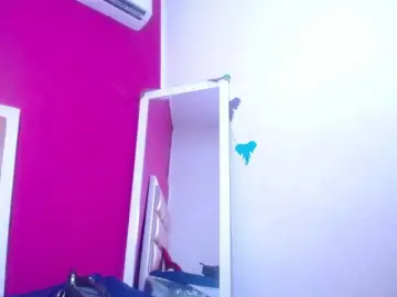 Tiny-veronica  live sex cam