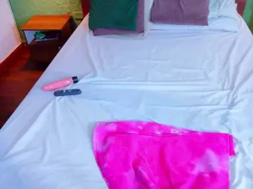 Tiny-veronica  live sex cam