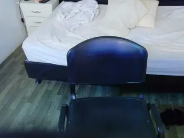 Tiny-veronica  live sex cam