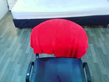 Tiny-veronica  live sex cam