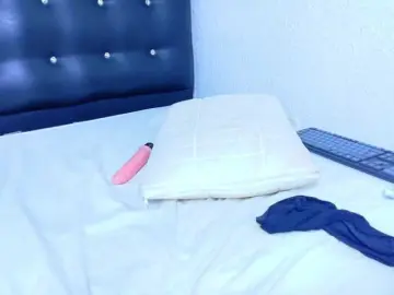 Tiny-veronica  live sex cam