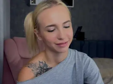 Dora-doll  live sex cam
