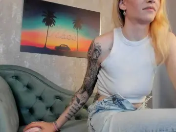 AnyaGlow  live sex cam