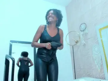 Brunettte-Sweet  live sex cam