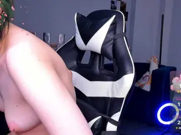 CarolineRichter  live sex cam