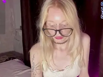 KiraSweet  live sex cam