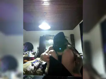 Sw3etSafi  live sex cam