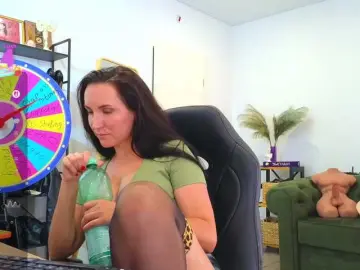 Evakeksik  live sex cam