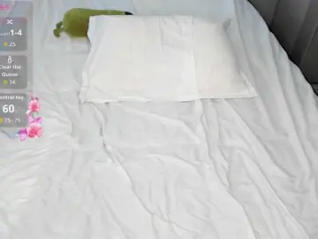 Mikkylovely  live sex cam