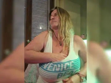 JennaDeluxe  live sex cam