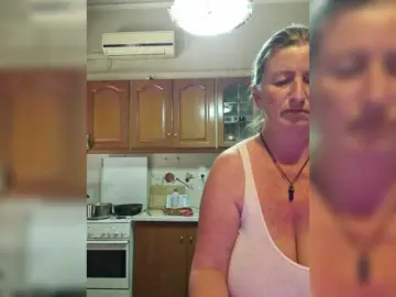 JennaDeluxe  live sex cam