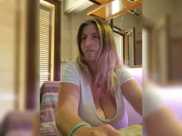 JennaDeluxe  live sex cam