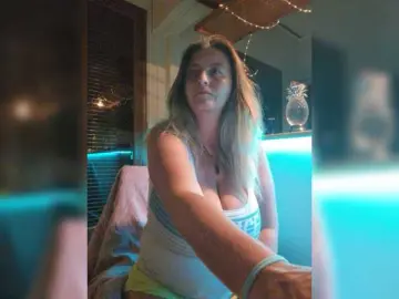 JennaDeluxe  live sex cam