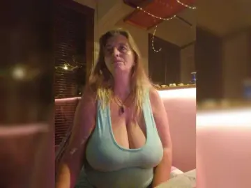 JennaDeluxe  live sex cam