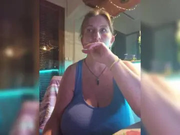 JennaDeluxe  live sex cam