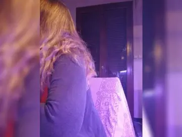 JennaDeluxe  live sex cam