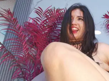 LizzyRaven  live sex cam