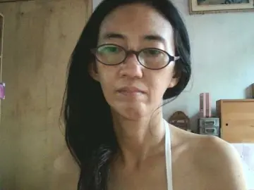 Bee077  live sex cam