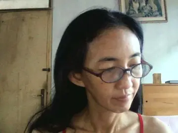 Bee077  live sex cam