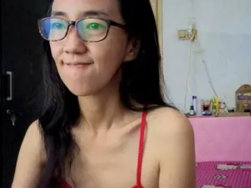 Bee077  live sex cam