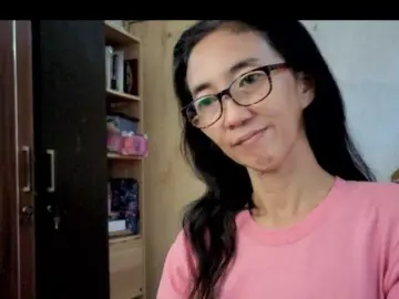 Bee077  live sex cam