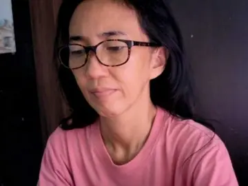 Bee077  live sex cam