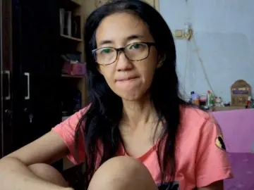 Bee077  live sex cam