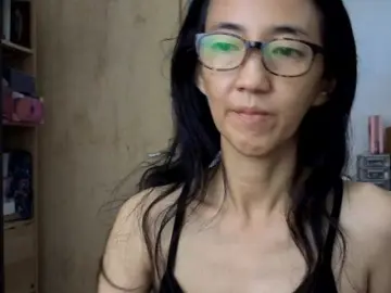 Bee077  live sex cam