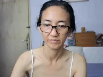 Bee077  live sex cam